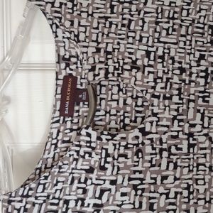 Dana Buchman XL blouse in black tan and white.